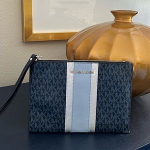 Micheal Kors Wallet Clutch